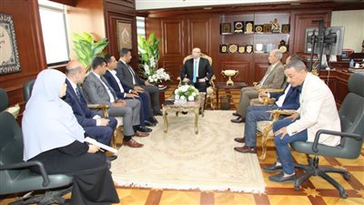 محافظ بني سويف يلتقى وفد المجلس القومي لحقوق الإنسان