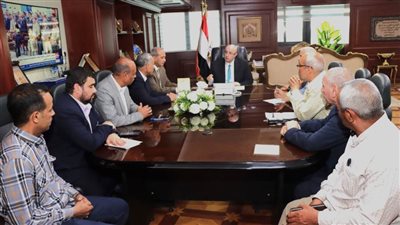 في اجتماعه بمسئولي مركز ناصر: محافظ بني سويف يشدد على إزالة التعديات