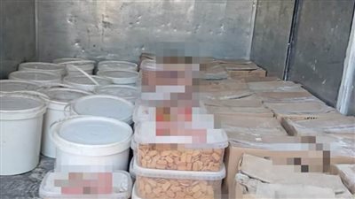 ضبط 13 ألف عبوة بسكويت وكاتشب منتهية الصلاحية بأحد محال المواد الغذائية بدمنهور 