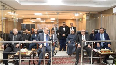 محافظ أسيوط يشيد بمراكز السيطرة للشبكة الوطنية للطوارئ ويصفها بأنها نقلة نوعية لدعم خطط الدولة