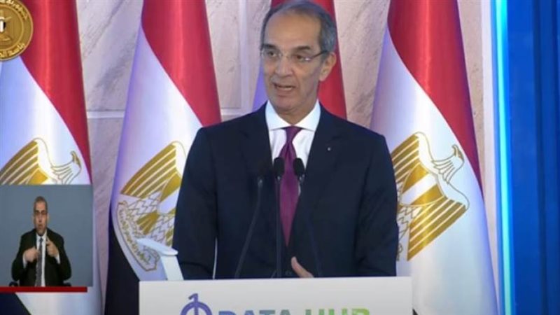 عمرو طلعت وزير الاتصالات