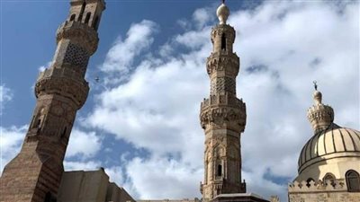 الإعلان عن افتتاح مقرات جديدة لرواق الخط العربي والزخرفة الإسلامية بالمحافظات 