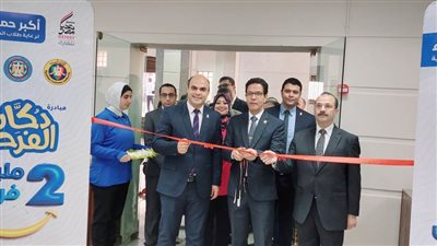 رئيس جامعة بنها يفتتح معرض 