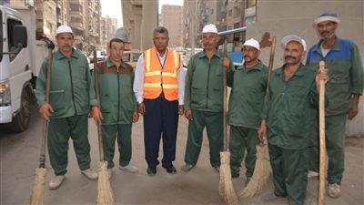 عمال هيئة نظافة الجيزة يهنئون الرئيس السيسي بعيد العمال