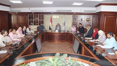 نائب محافظ بنى سويف يعقد اجتماعاً بأعضاء لجنة الهوية البصرية للمحافظة