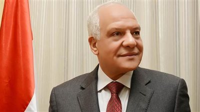   محافظ الجيزة يوجه بتكثيف حملات الرقابة على المقاهي والمحال بطريق المريوطية