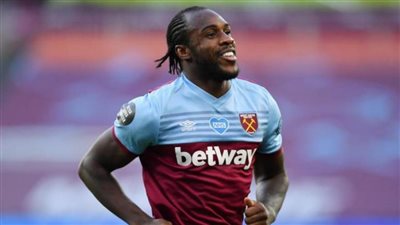 عاجل.. لاعب وست هام يكشف عن تفاصيل جديدة في مشادة صلاح وكلوب