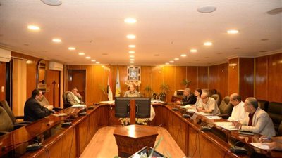 محافظ أسيوط يناقش الخطة الاستثمارية 2023- 2024 بمركزي القوصية وأبنوب