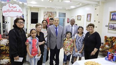 خلال زيارته لمؤسسات ودور الرعاية القبطية محافظ المنيا يهنئ الأطفال بمناسبة عيد القيامة المجيد