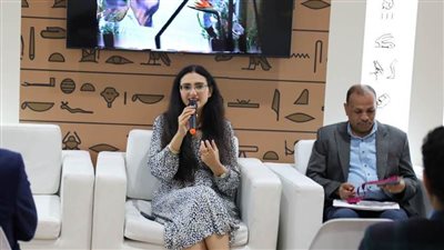 جناح مصر يحتفي بالروائية ريم بسيوني بمعرض أبوظبي الدولي للكتاب