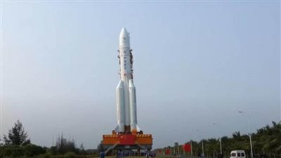 الصين تطلق مركبة فضائية لجمع عينات من الجانب البعيد من القمر