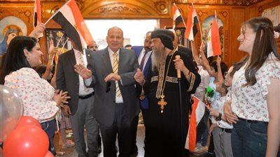 محافظ أسيوط يزور إيبارشيات دير المحرق ومنفلوط للأقباط الأرثوذكس للتهنئة بعيد القيامة