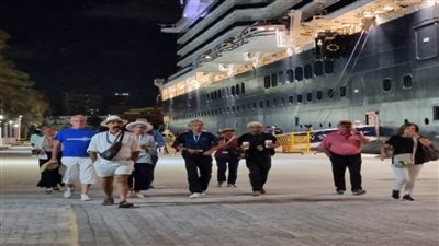 ميناء الإسكندرية يستقبل باخرة تحمل فوجًا سياحيًا