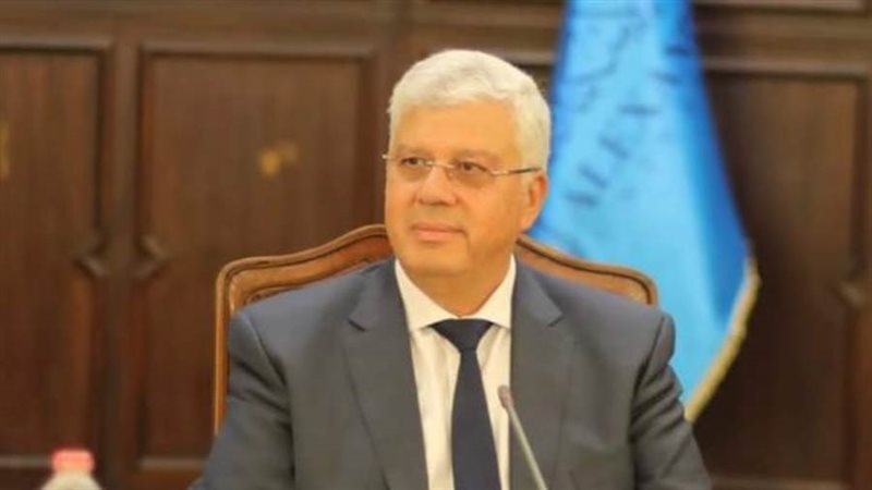 الدكتور أيمن عاشور