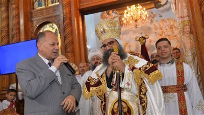 محافظ أسيوط يشهد قداس عيد القيامة المجيد بمطرانية الأقباط الأرثوذكس بأبنوب