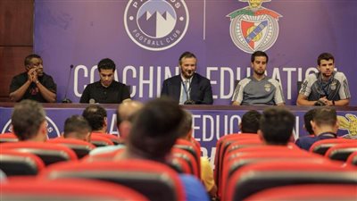 رئيس بيراميدز يحضر البرنامج الختامي للمدربين 