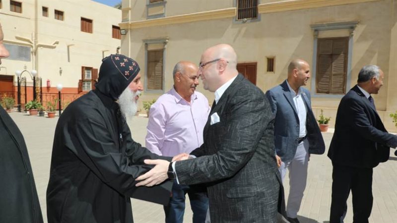 محافظ بنى سويف يهنىء