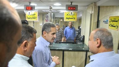  بالصور.. محافظ الغربية يعاين الإجراءات واستقبال طلبات التصالح في مخالفات البناء