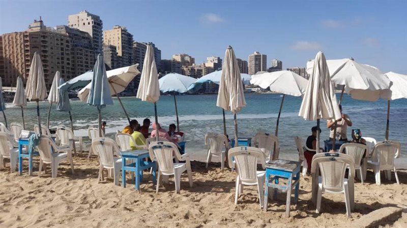 الرايات حمراء على