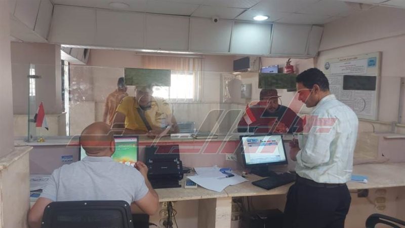 توافد المواطنين على