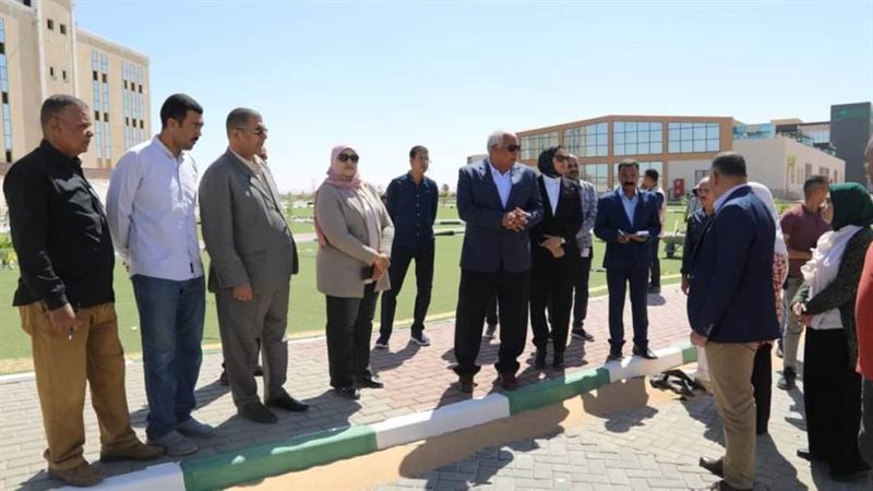 جانب من لقاء محافظ