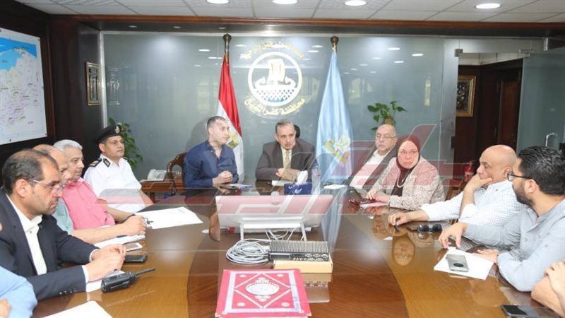 خلال الإجتماع