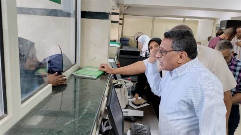 حامد يفاجئ الموظفين