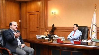 وزير الرياضة يهنئ رئيس اتحاد الجمباز بالنتائج المميزة ويدعم بعثة الترامبولين بتونس