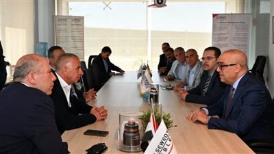 وزير الإسكان يلتقي مسؤولي شركة السويدي لمناقشة دور المستثمرين في تطوير المناطق الصناعية