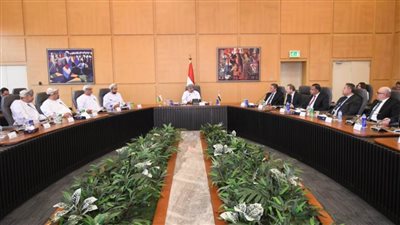 وزير الإسكان: الدولة المصرية مستعدة لنقل خبراتها في مجال التنمية العمرانية للأشقاء بسلطنة عمان