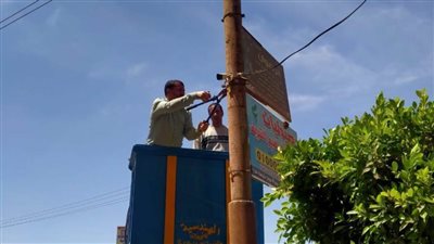 حملات مكثفة لرفع الإشغالات والإعلانات غير المرخصة بشوارع المنيا