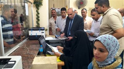 تنفيذا لتوجيهات محافظ سوهاج السكرتير العام يتابع تلقي طلبات التصالح على مخالفات البناء بساقلتة