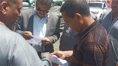 ضبط سيارة محملة بـ 9 أطنان من محصول القمح بدون ترخيص وتسليمها للمطاحن بديرمواس بالمنيا