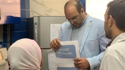 حلا لمشكلة التكدس بالعيادات.. مدير التأمين الصحي بالغربية يعيد توزيع العاملين