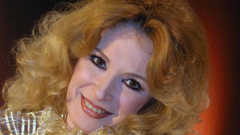 الفنانة نيللي