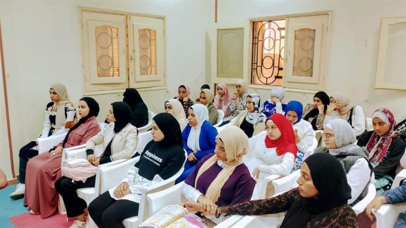 خلال الندوة