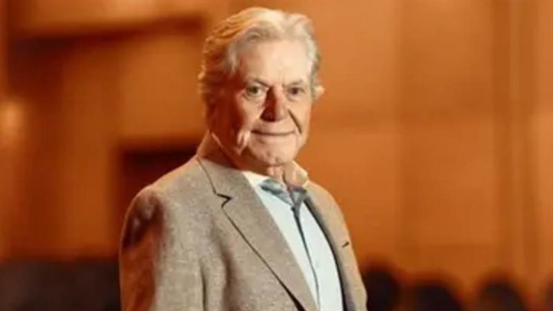 الفنان حسين فهمي