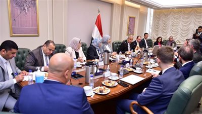 وزير العمل يتابع إجراءات تنفيذ مشروع 