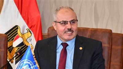 إعلان جوائز تميز الكليات بالمؤتمر السادس للبحوث الطلابية والإبداع بجامعة قناة السويس