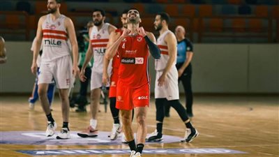 الأهلي يهزم الزمالك ويحجز مقعده في نهائي دوري السوبر