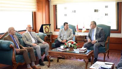 الفقي والنعماني يستقبلان وزير الشباب والرياضة بديوان عام محافظة سوهاج