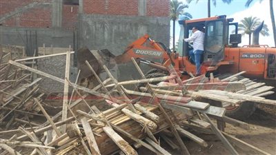 إزالة البناء المخالف بطريق بلطيم الدائري بكفر الشيخ 