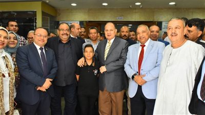 محافظ أسيوط يشهد احتفالية الاتحاد المحلي للعمال بمناسبة عيدهم ويكرم المتميزين