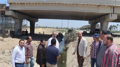 سكرتير بني سويف يتفقد سير وأعمال مشروع محور الفشن الحر على النيل