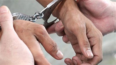 ضبط عنصر إجرامي تخصص في تصنيع المواد المخدرة وترويجها بالقاهرة