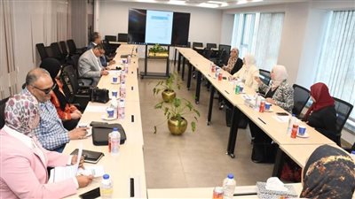 جامعة عين شمس تبحث آليات جذب الطلاب الوافدين وخطة تسويق البرامج الجديدة