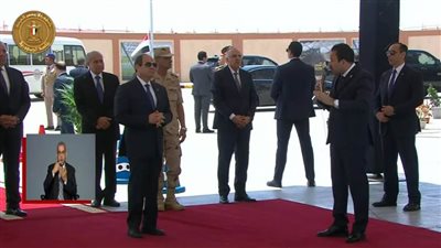 عاجل| الرئيس السيسي يفتتح مجمع صوامع تخزين الغلال
