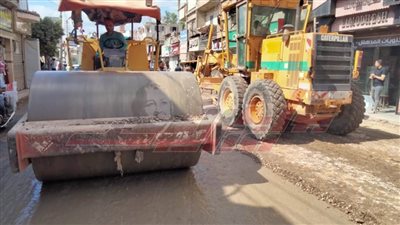 استمرار أعمال الرصف بشوارع وميادين الحامول بكفر الشيخ