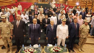 محافظ المنيا يشارك في حفل «يوم الشهيد» لتكريم أسر الشهداء وضحايا الحرب