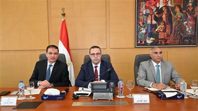 مسؤولو المجتمعات العمرانية يتابعون موقف تقنين الأراضي المضافة بالمدن الجديدة